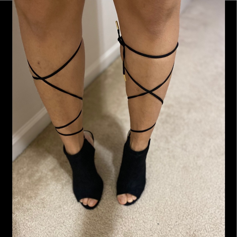 Suede tie up the leg heels